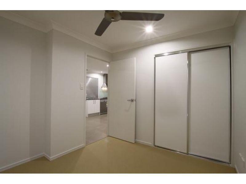 2/8 Adam Court, Kallangur QLD 4503