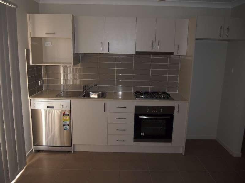 2/19 Admiralty Circuit, Lawnton QLD 4501