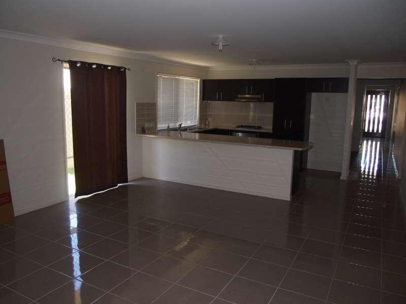 17 Braxlaw Crescent, Dakabin QLD 4503