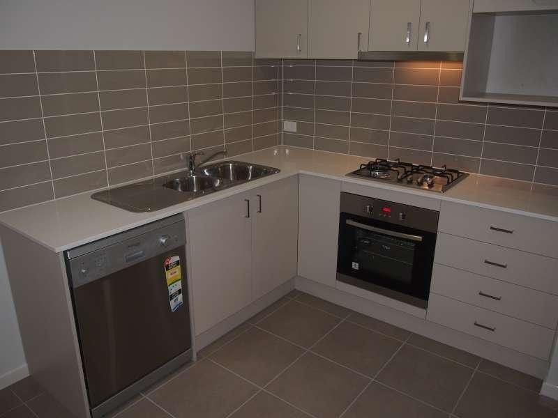 1/16 Lyndon Way, Bellmere QLD 4510