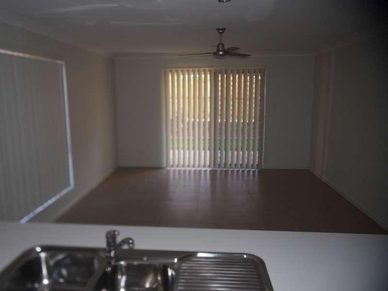 1/4 Swallow Street, Griffin QLD 4503