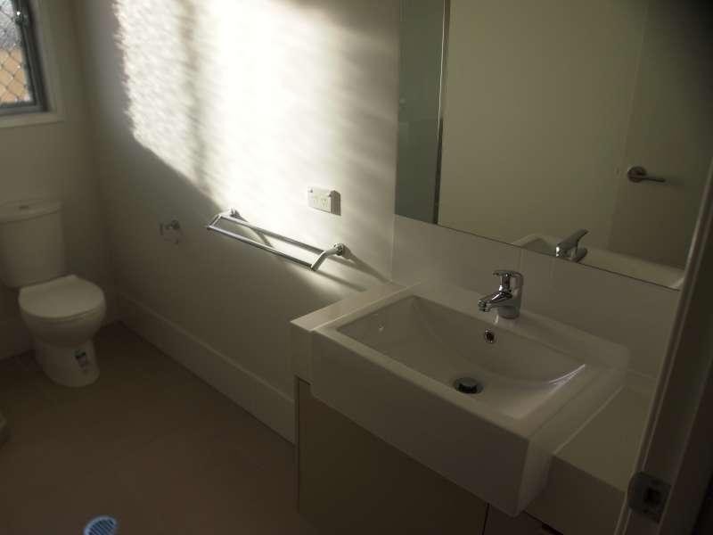 2/4 Swallow Street, Griffin QLD 4503