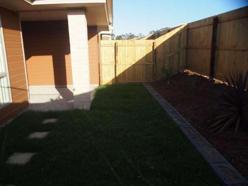 2/4 Swallow Street, Griffin QLD 4503