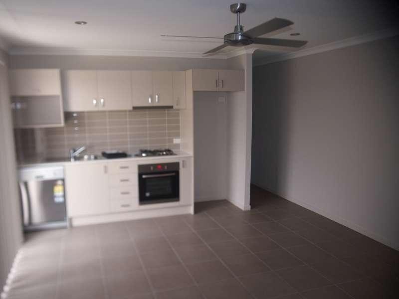 2/7 Sunscape Street, Mango Hill QLD 4509