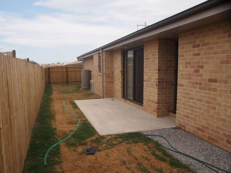 2/7 Sunscape Street, Mango Hill QLD 4509