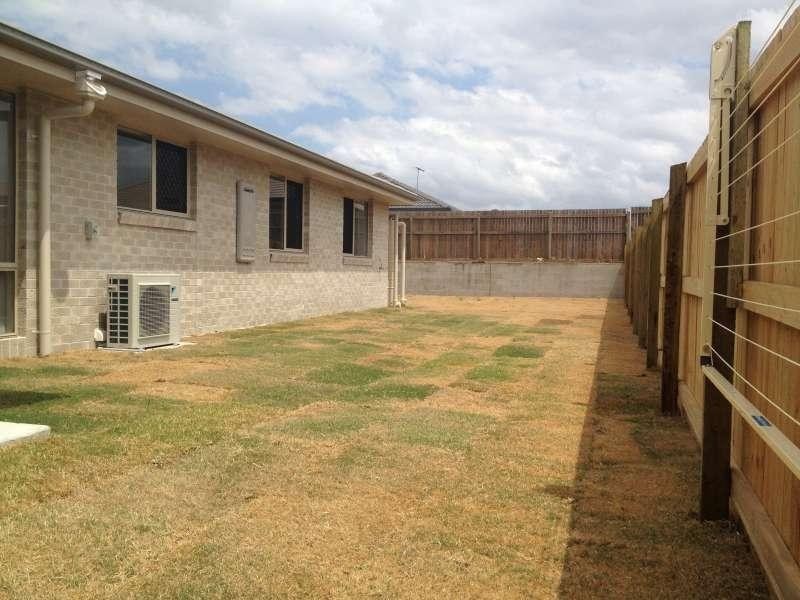 1/10 Scribbly Gum Circuit, Caboolture QLD 4510