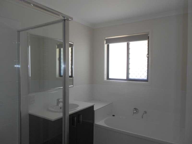 32 Lennon Boulevard, Narangba QLD 4504