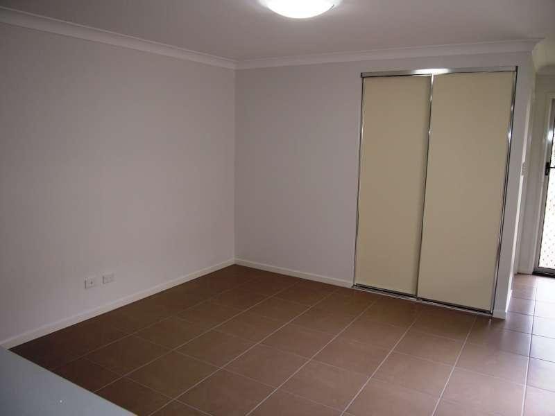 2/8 Parkway Crescent, Caboolture QLD 4510