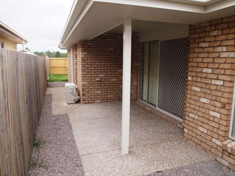 2/8 Parkway Crescent, Caboolture QLD 4510