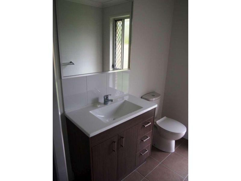 1/8 Parkway Crescent, Caboolture QLD 4510