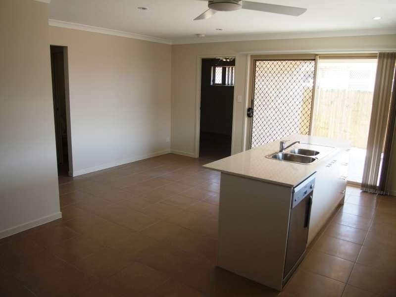 2/43-45 Feather Court, Morayfield QLD 4506