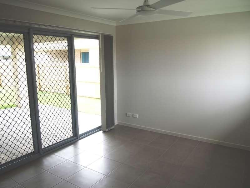 1/40 Scribbly Gum Circuit, Caboolture QLD 4510