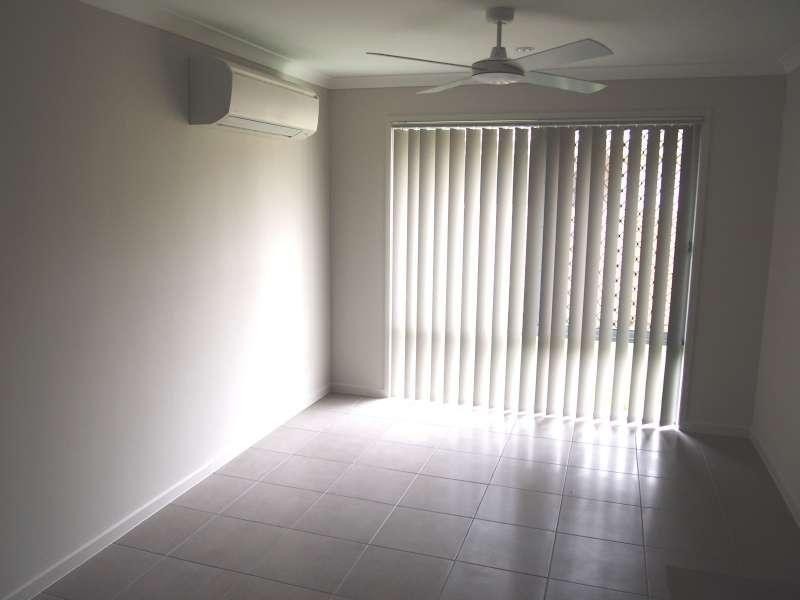 1/40 Scribbly Gum Circuit, Caboolture QLD 4510