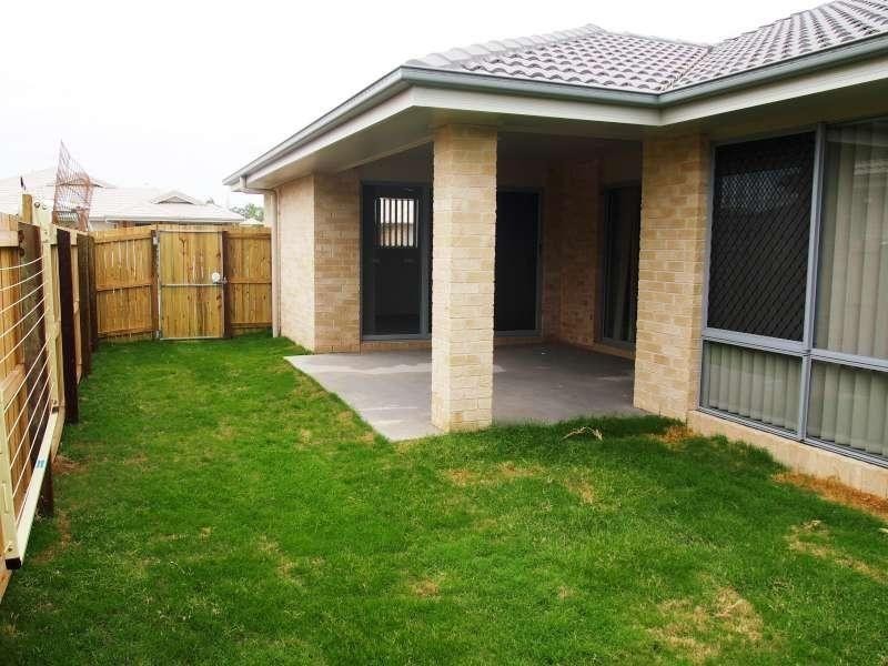 1/40 Scribbly Gum Circuit, Caboolture QLD 4510