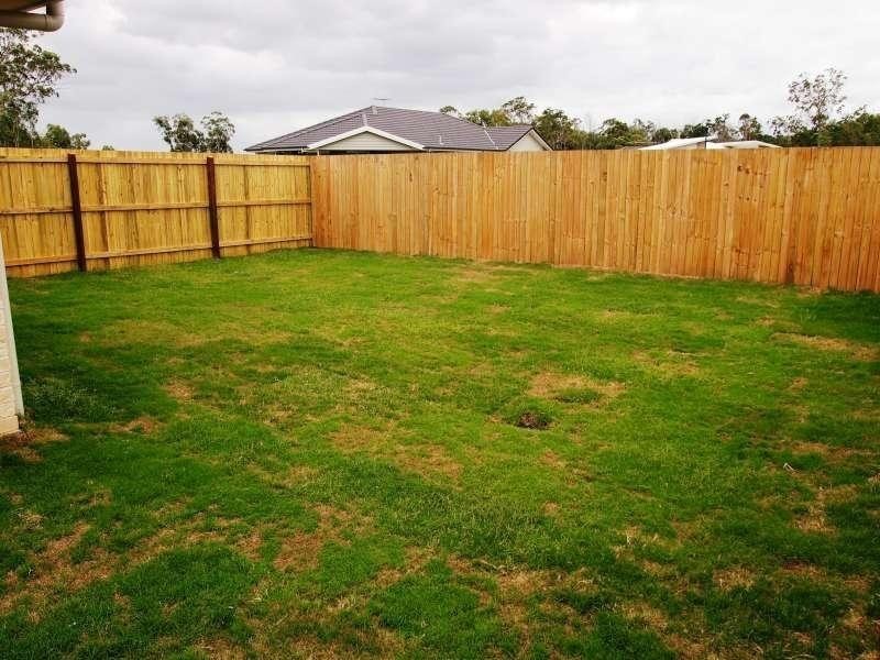 1/40 Scribbly Gum Circuit, Caboolture QLD 4510