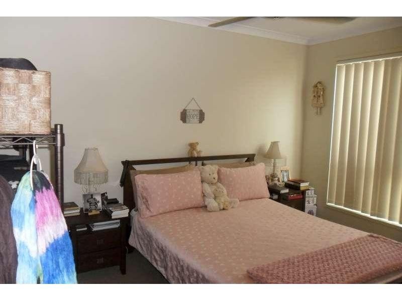 2/16 Rainbird Crescent, Kallangur QLD 4503