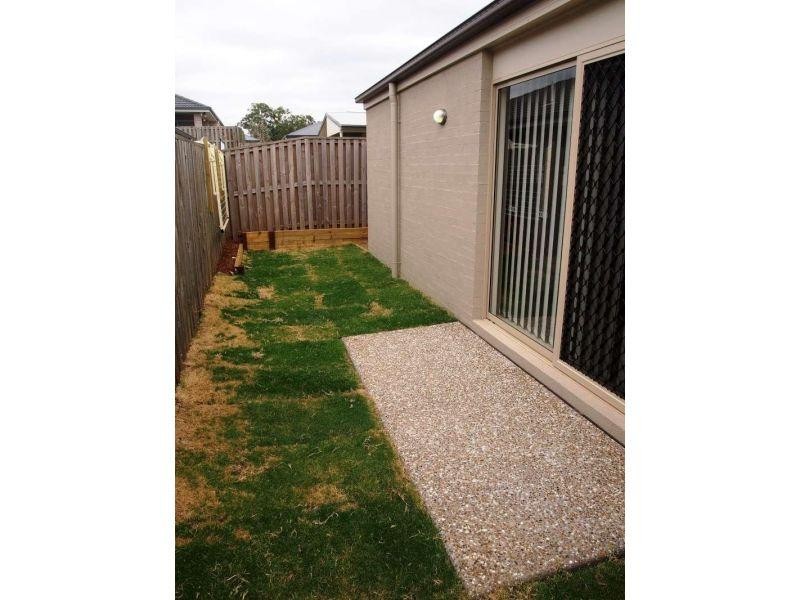 2/26 Toby Close, Kallangur QLD 4503