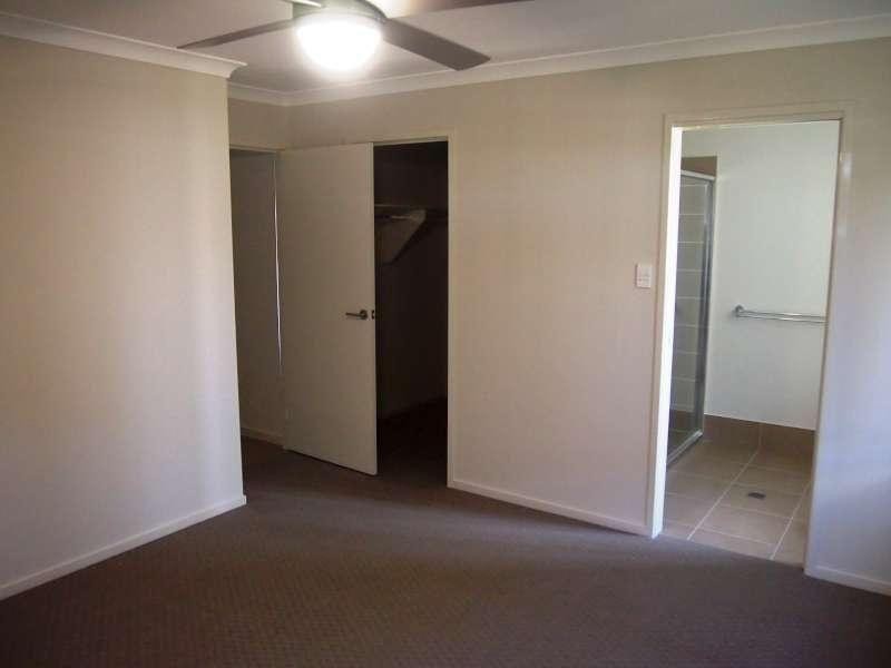 1/5 Roland Court, Kallangur QLD 4503