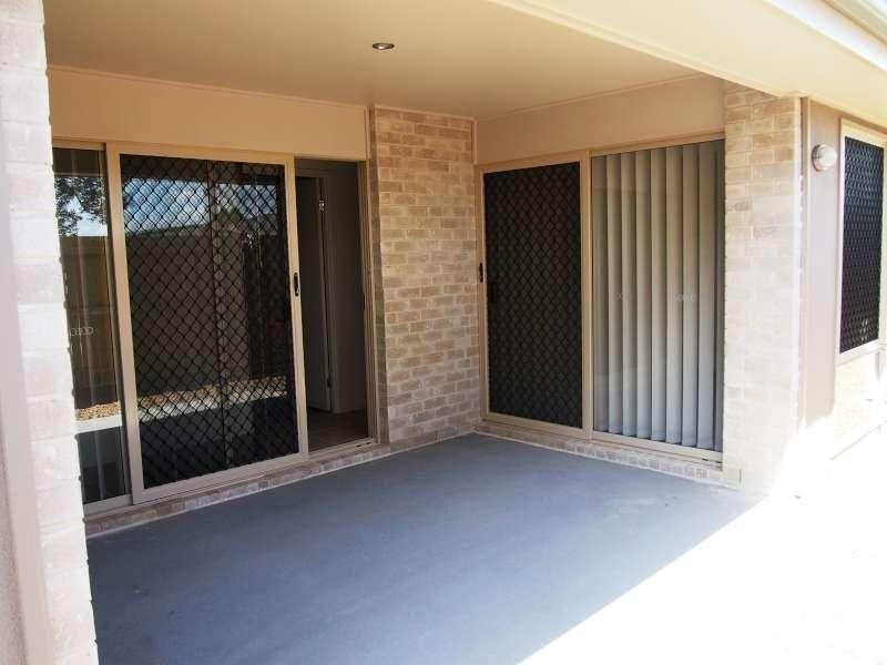 1/5 Roland Court, Kallangur QLD 4503