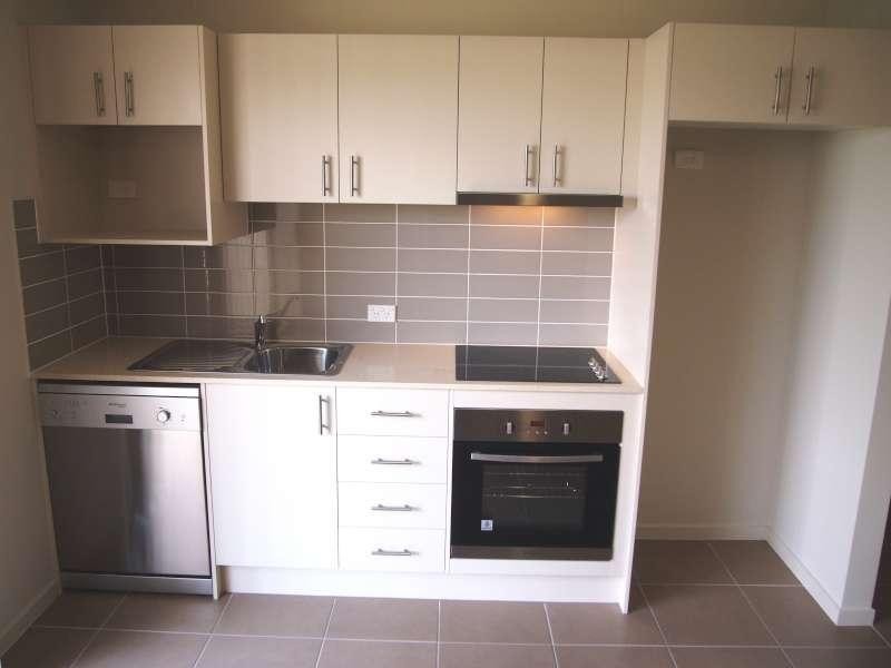 2/5 Roland Court, Kallangur QLD 4503