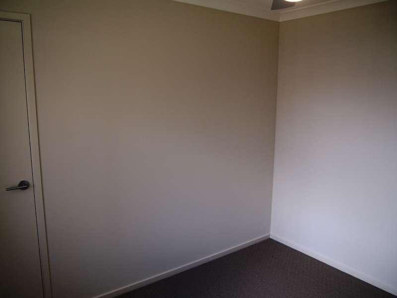 2/5 Roland Court, Kallangur QLD 4503