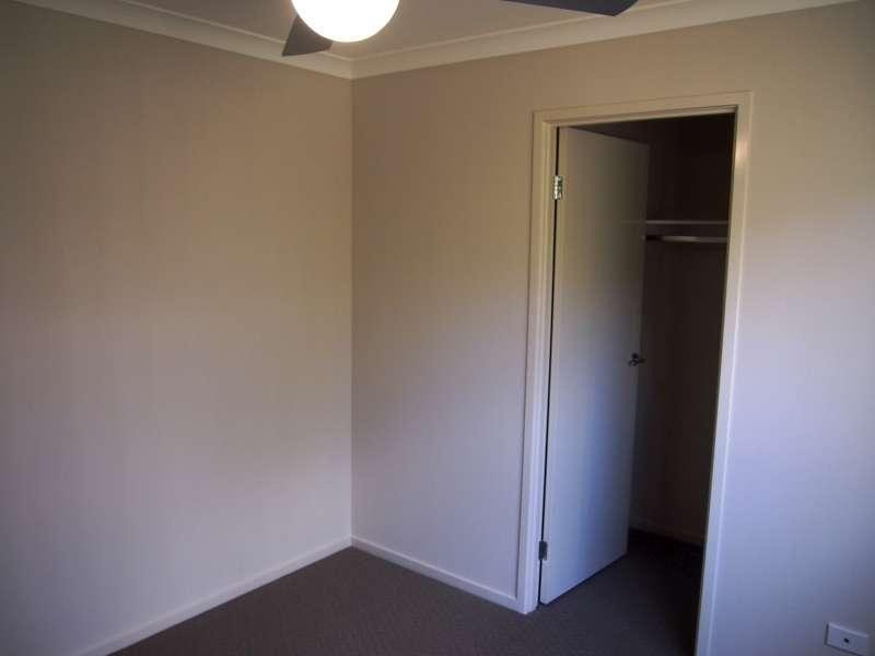 2/5 Roland Court, Kallangur QLD 4503