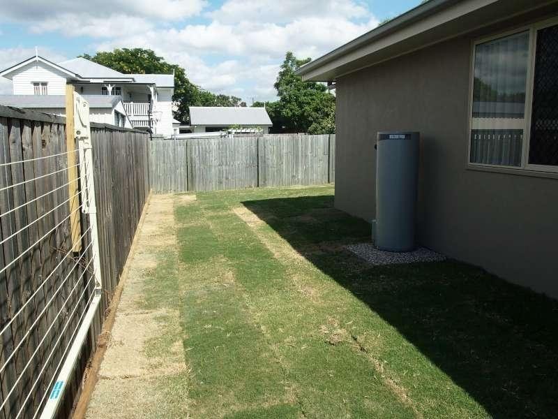 2/5 Roland Court, Kallangur QLD 4503