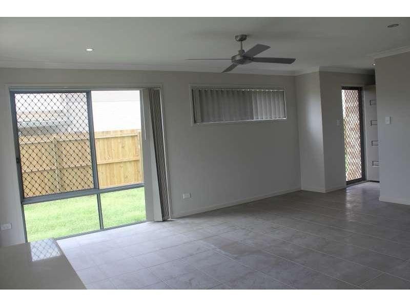 1/15 River Breeze Drive, Griffin QLD 4503