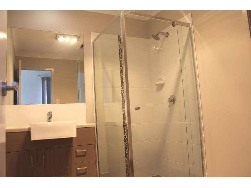 1/15 River Breeze Drive, Griffin QLD 4503