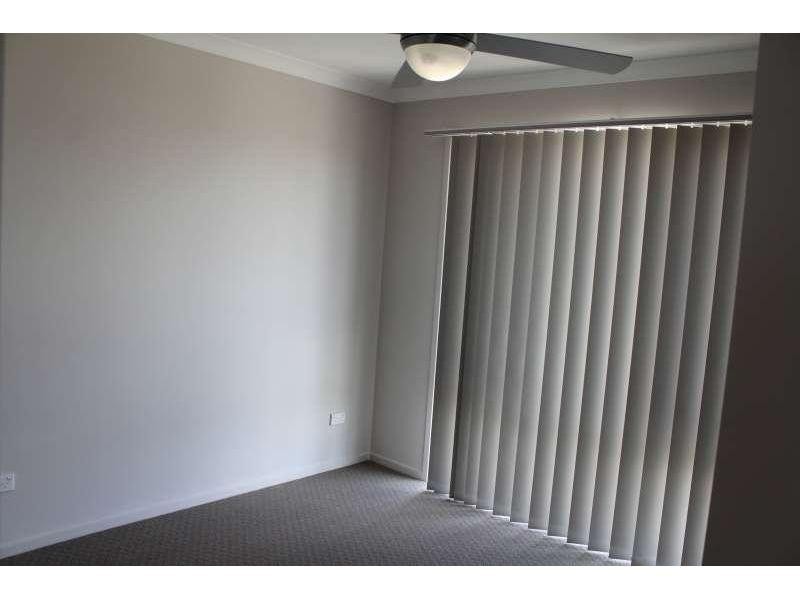 2/15 River Breeze Drive, Griffin QLD 4503