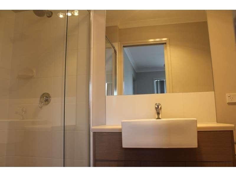 2/15 River Breeze Drive, Griffin QLD 4503