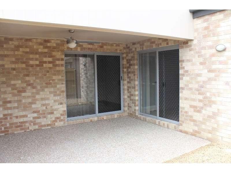 2/15 River Breeze Drive, Griffin QLD 4503