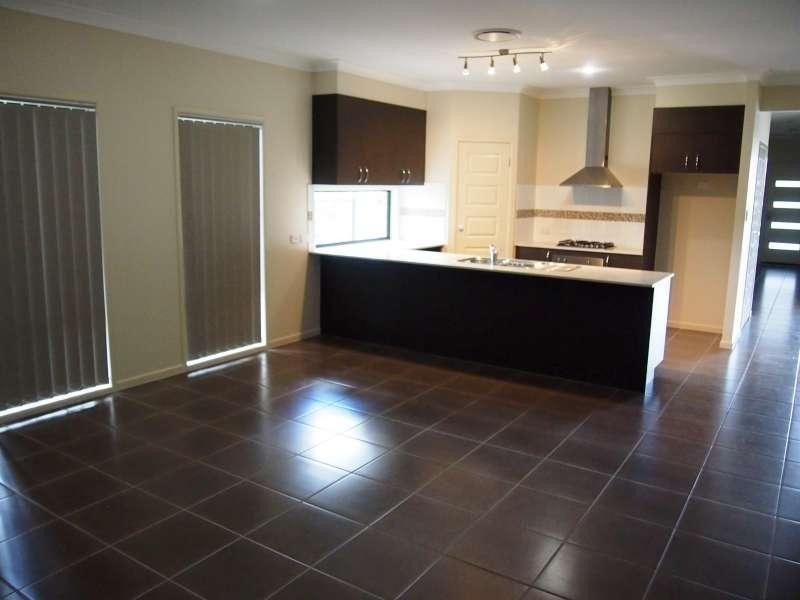 17 Fairy Wren Circuit, Dakabin QLD 4503