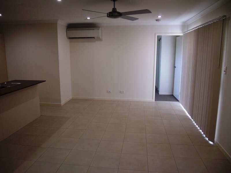 1/4 Roland Court, Kallangur QLD 4503