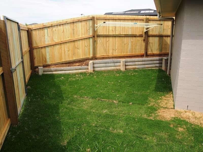 1/4 Roland Court, Kallangur QLD 4503