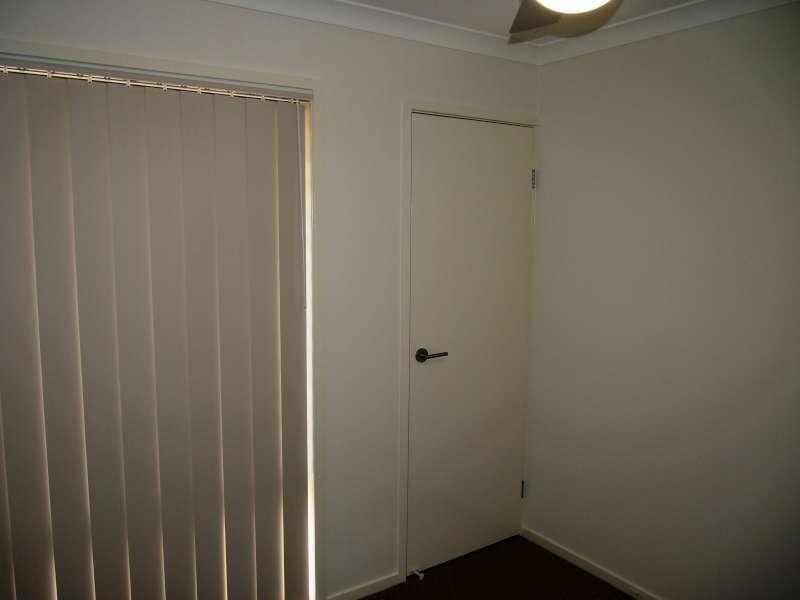 2/4 Roland Court, Kallangur QLD 4503