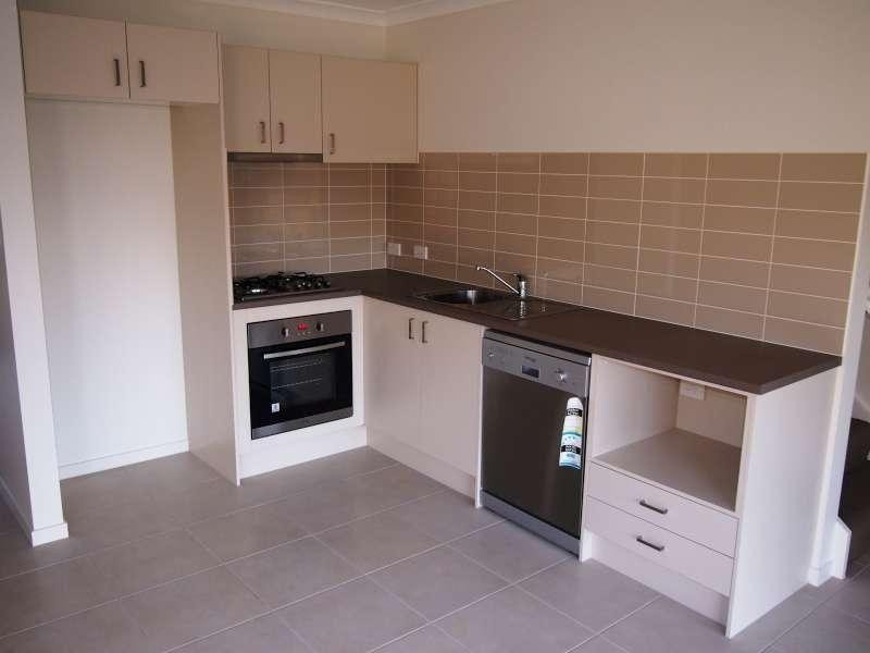 2/3 Rufous Court, North Lakes QLD 4509