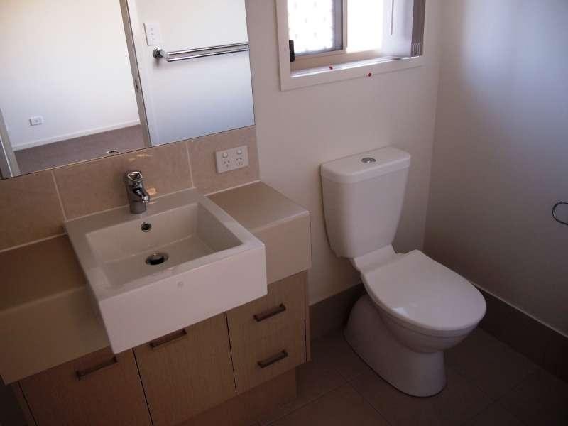 2/3 Rufous Court, North Lakes QLD 4509