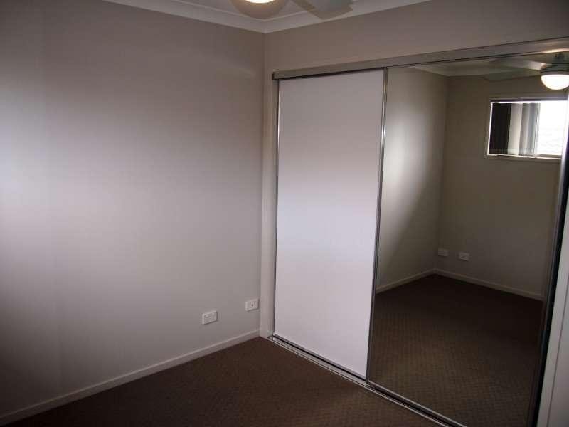 2/25 Heron Close, Dakabin QLD 4503