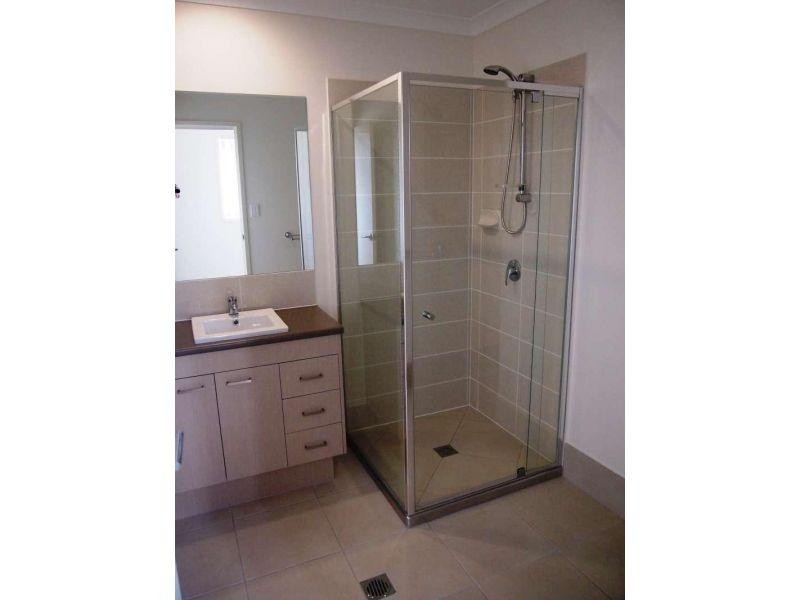 1/10 Toby Close, Kallangur QLD 4503