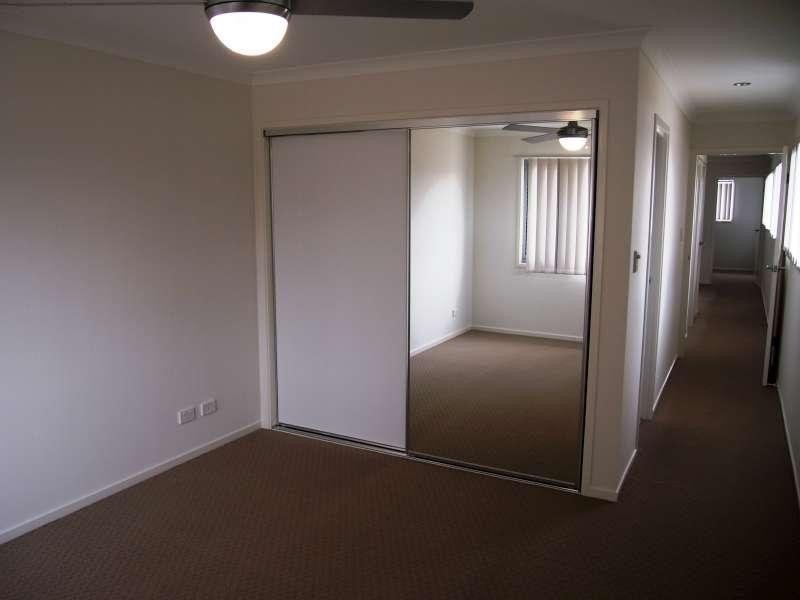 1/10 Toby Close, Kallangur QLD 4503