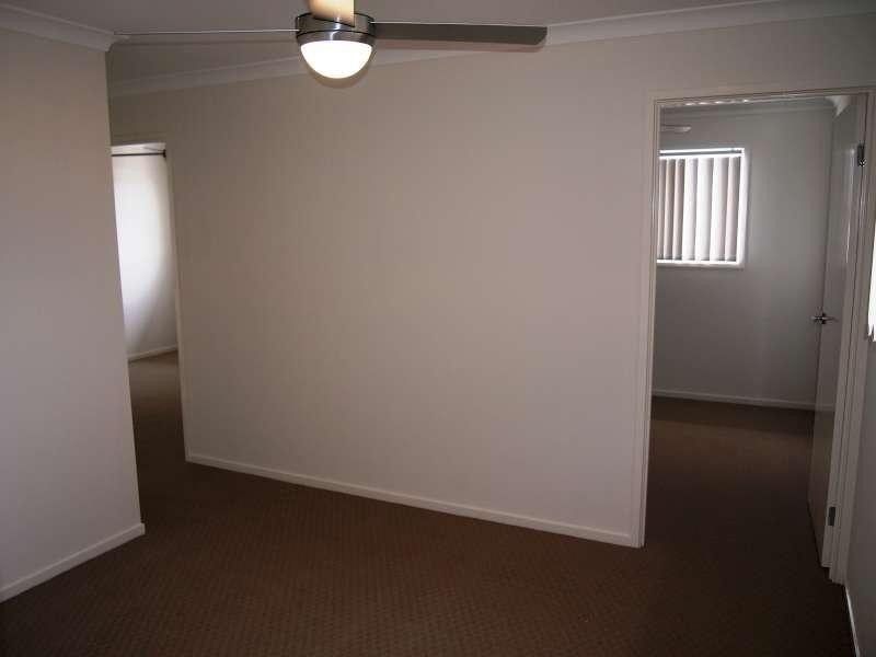 1/10 Toby Close, Kallangur QLD 4503