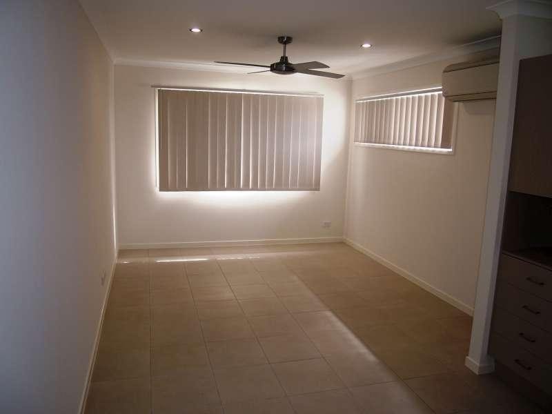 2/10 Toby Close, Kallangur QLD 4503