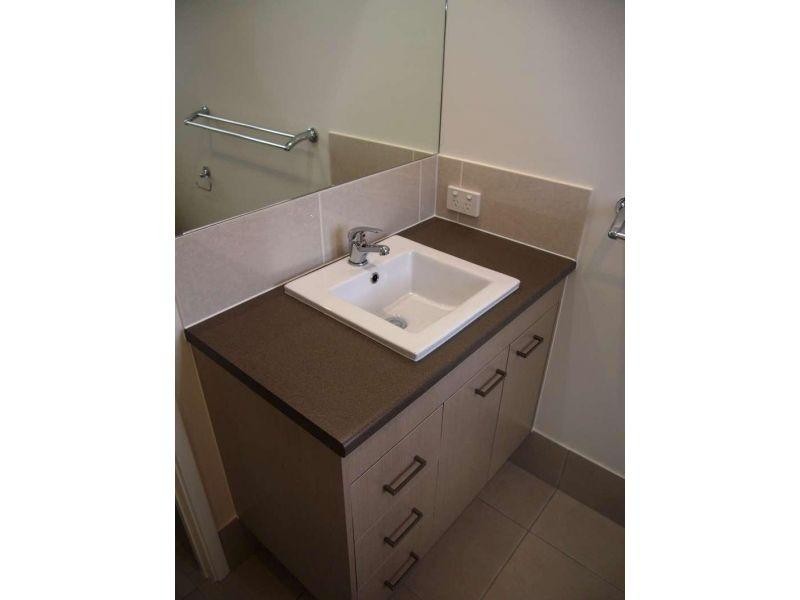 2/10 Toby Close, Kallangur QLD 4503