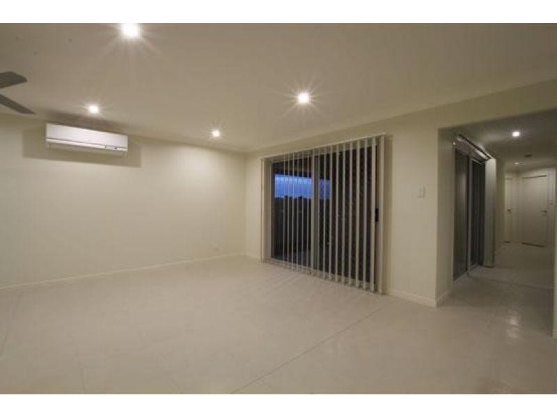 1/4 Morris Court, Warner QLD 4500