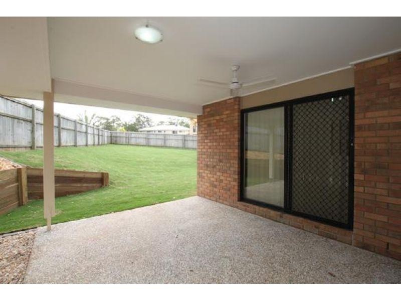 1/6 Crestwood Court, Kurwongbah QLD 4503