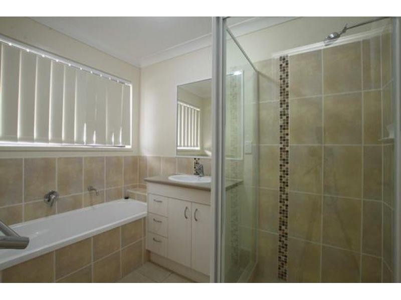 1/6 Crestwood Court, Kurwongbah QLD 4503