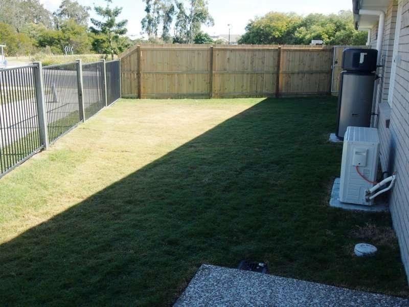 1/41 Water Fern Drive, Caboolture QLD 4510