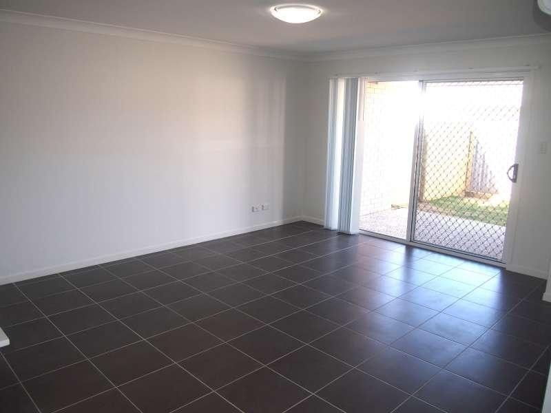 1/3 Mia Court, Morayfield QLD 4506