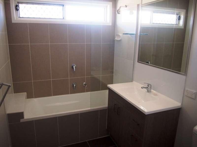 1/3 Mia Court, Morayfield QLD 4506